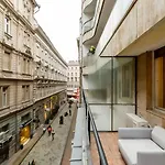 Downtown Charm By Nw * Budapest