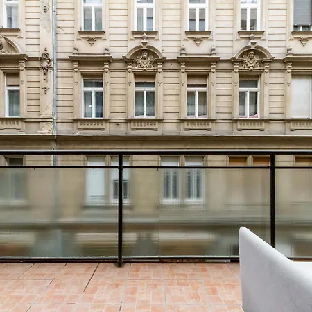 Downtown Charm By Nw Budapest