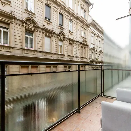 Downtown Charm By Nw Budapest