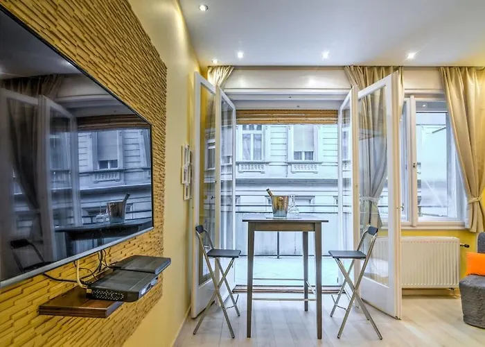 Downtown Charm By Nw Budapesta